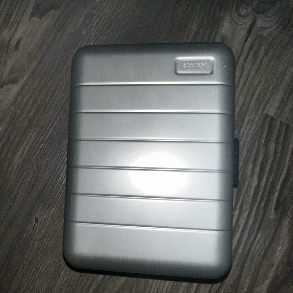 Away Hard Cover Travel Pouch ( Silver )